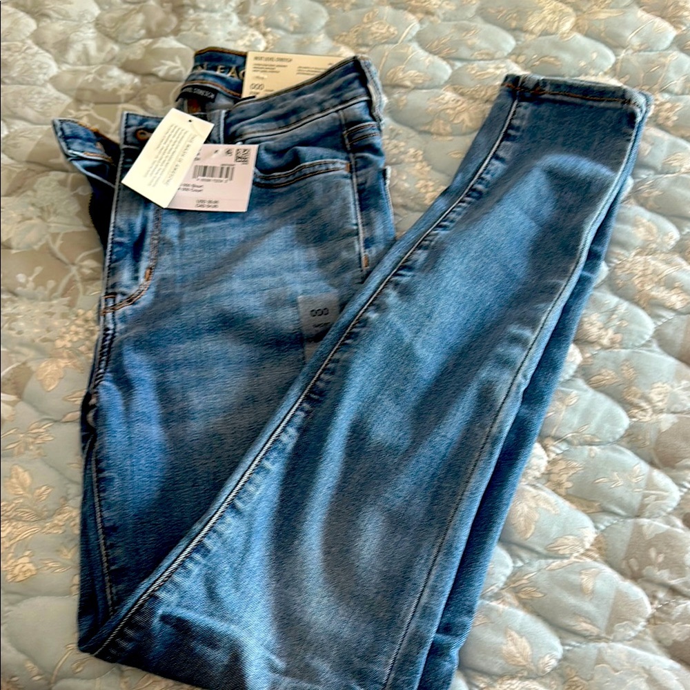 American Eagle super high-rise jeggings size 000
Short